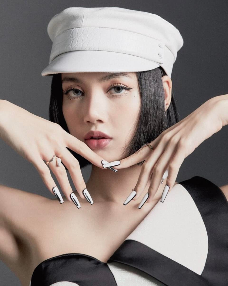 NÓNG: Lisa được xác nhận dương tính với COVID-19