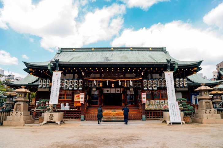Đền thờ Osaka Tenmangu: Ngôi nhà của vị thần học vấn