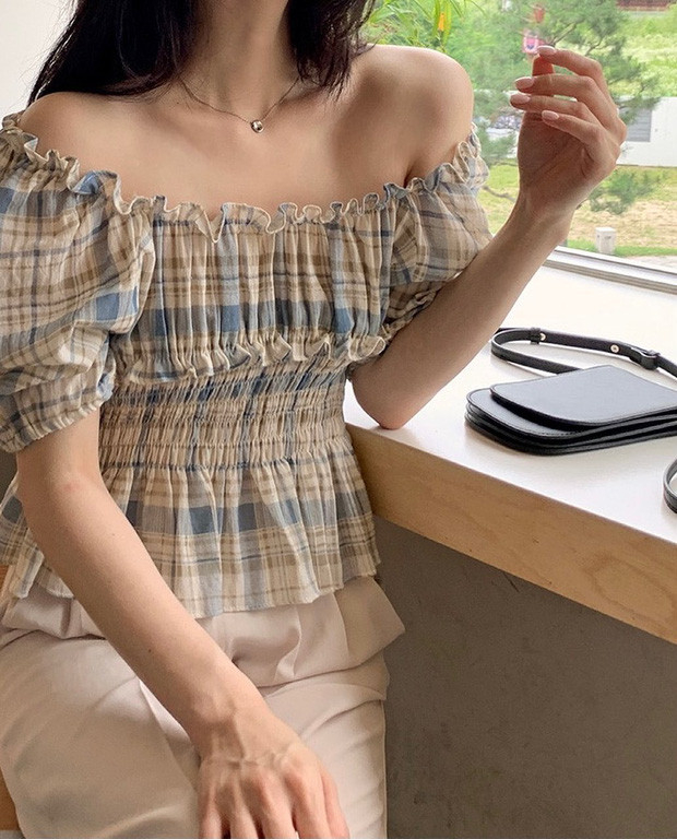 Các shop về nhiều áo trễ vai đẹp quá, không tậu thì tiếc vì giá siêu "hạt dẻ" chỉ từ 99k