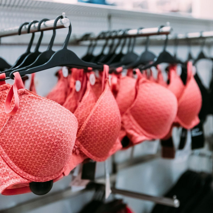 NGÀY QUỐC TẾ KHÔNG ÁO LÓT (NO BRA DAY) LÀ GÌ?