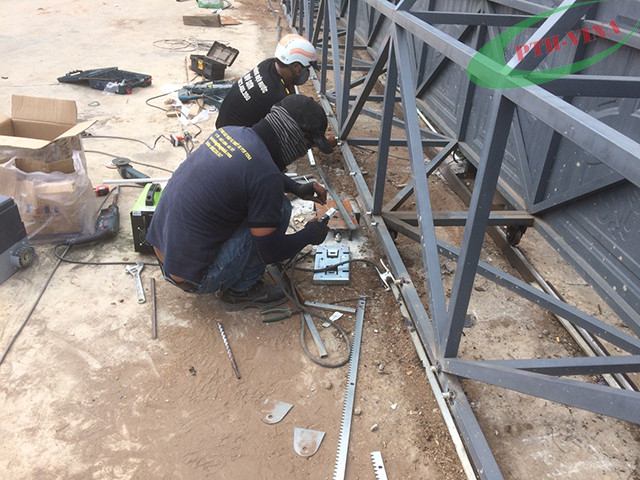 Vì sao các thợ cơ khí nên tư vấn lắp đặt motor cổng sắt cho khách hàng?