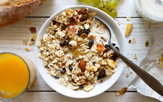 Ngũ cốc granola có tác dụng gì với sức khỏe, sắc đẹp?