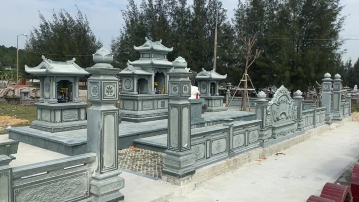 Tầm quan trọng của việc bảo vệ và duy trì lăng mộ đá trong văn hóa và lịch sử Việt Nam.