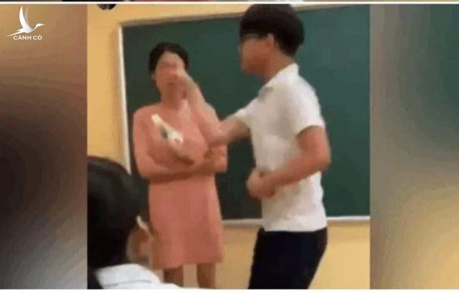 Học sinh phi lên bảng tát thẳng mặt giáo viên, vì đâu nên nỗi?