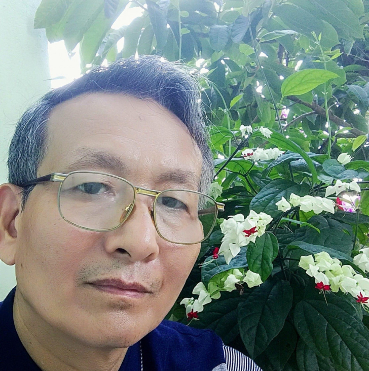 NÍU LẠI NGÀY XUÂN - TRẦN LỘC
