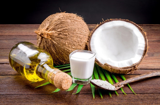 Làm đẹp từ đầu đến chân với các sản phẩm từ dầu dừa