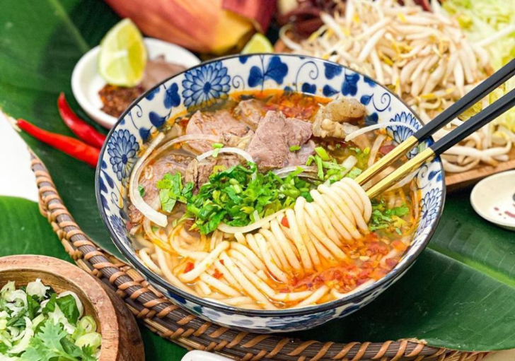 Xăm Môi Có Được Ăn Bún Không? Nên Ăn Các Loại Thực Phẩm Nào Để Môi Luôn Đẹp