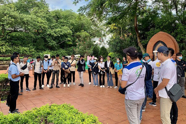 Tiêu chuẩn của Hướng dẫn viên du lịch hiện nay được đánh giá như nào